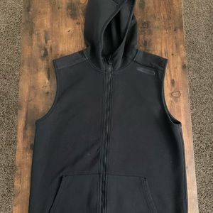 Underarmour storm sleeveless hoodie